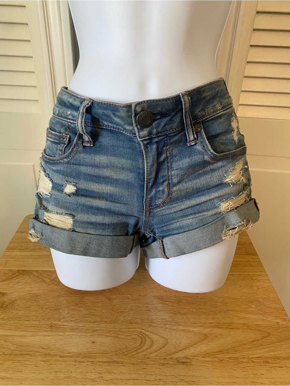 American Eagle Super Stretch Shorts sz 6